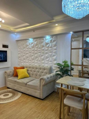 Stylish 2br w Netflix near SM East Ortigas